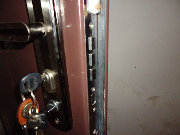 安龙县余记开锁公司防盗门换锁芯注意事项