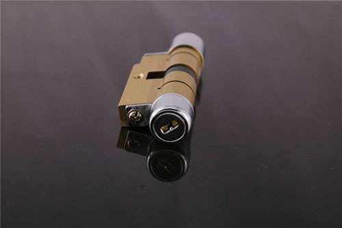 安龙县余记开锁公司开锁一般多少钱，开自家大门锁